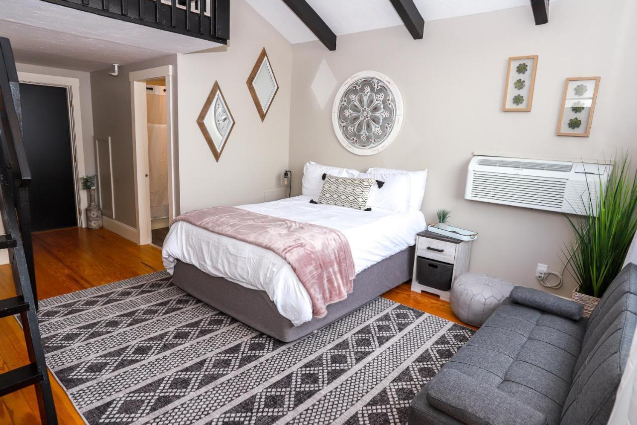 | Gunstock Inn & Suites