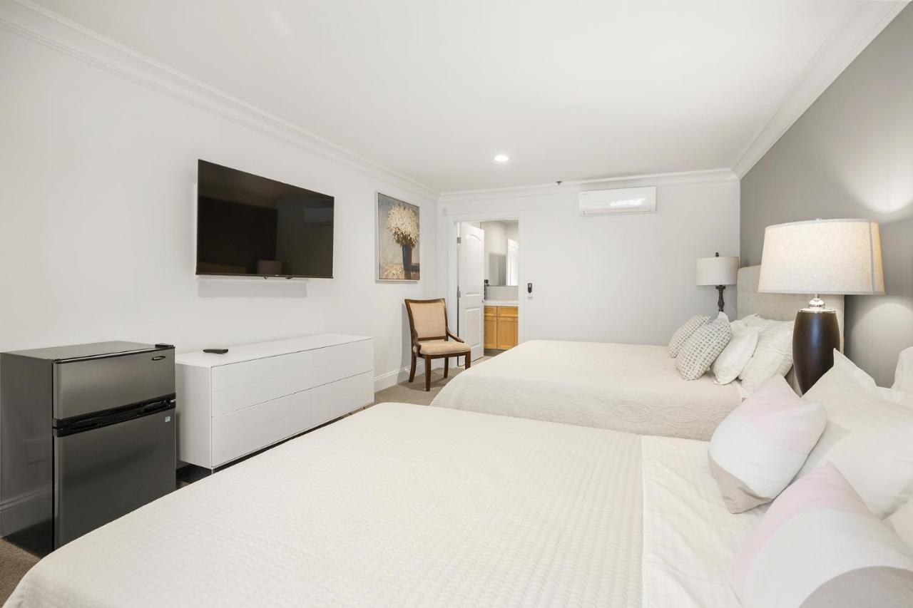 | Hotel Huntington