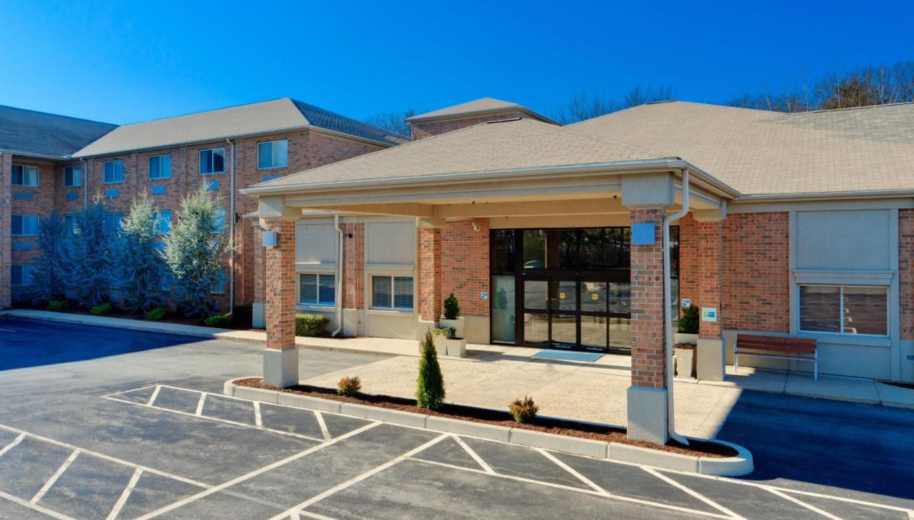  | Holiday Inn Express and Suites