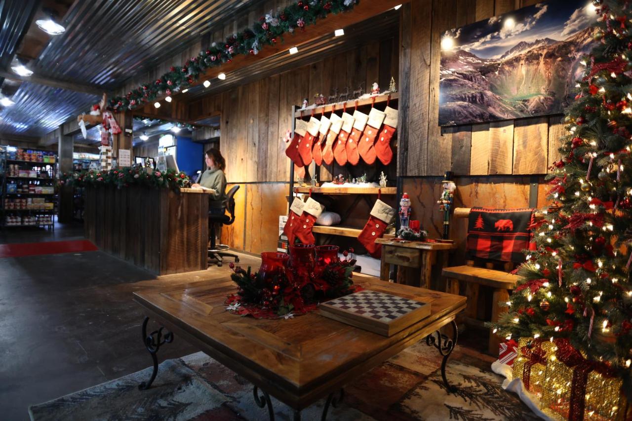 | Ouray Riverside Resort - Inn & Cabins