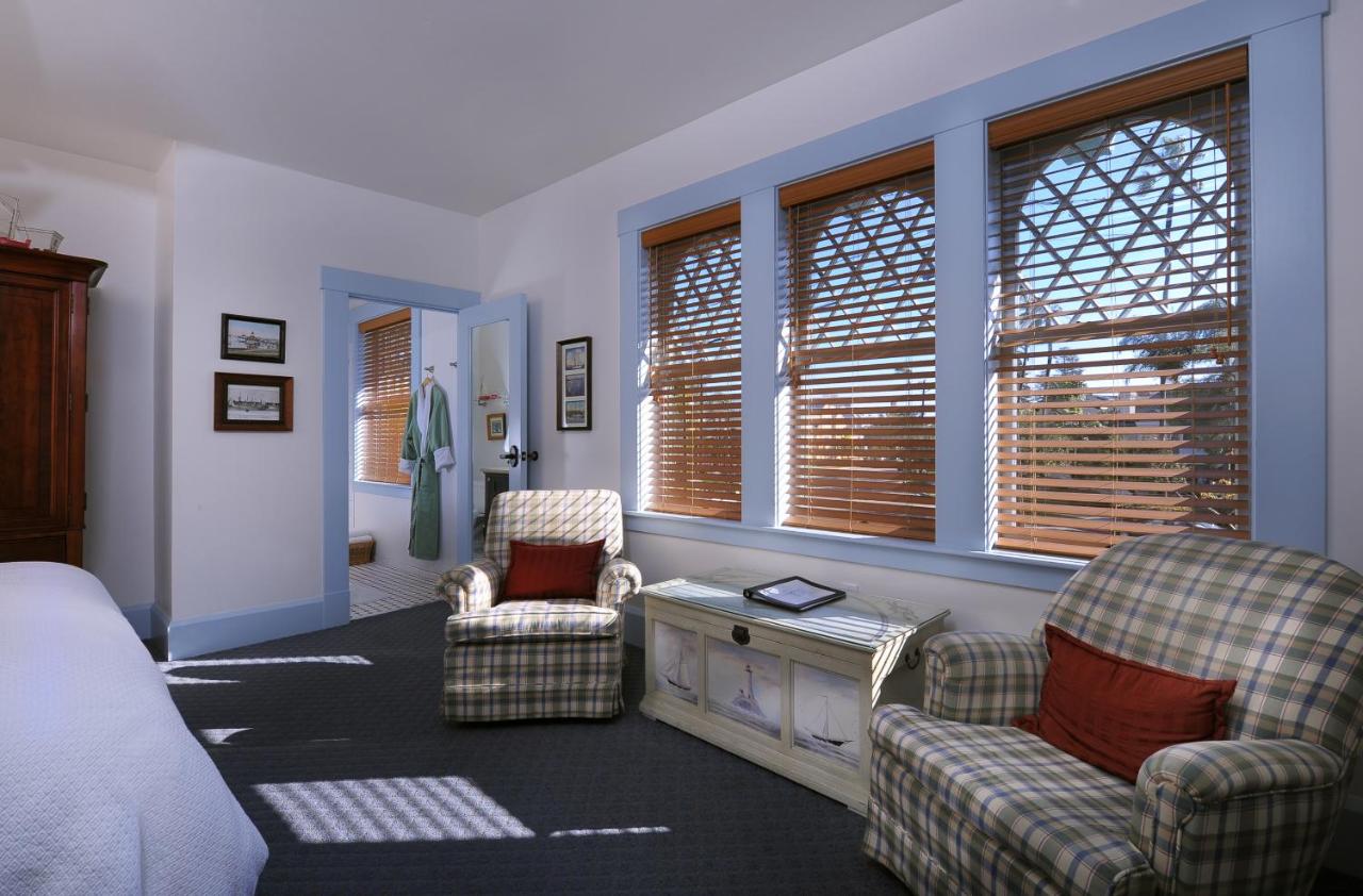 | 1906 Lodge