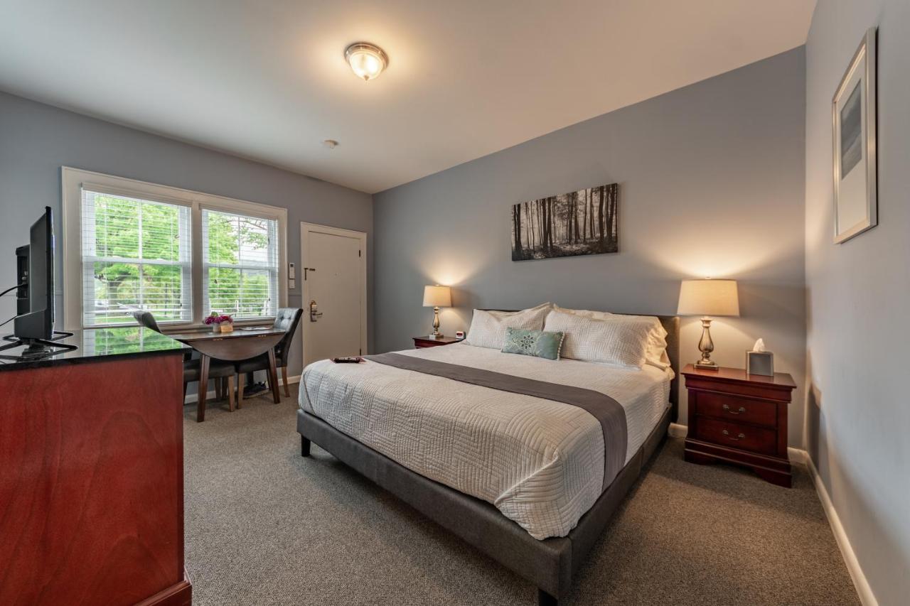 | Homestead Inn