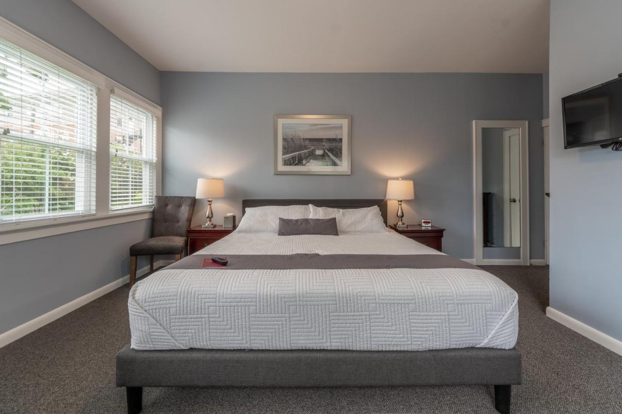 | Homestead Inn