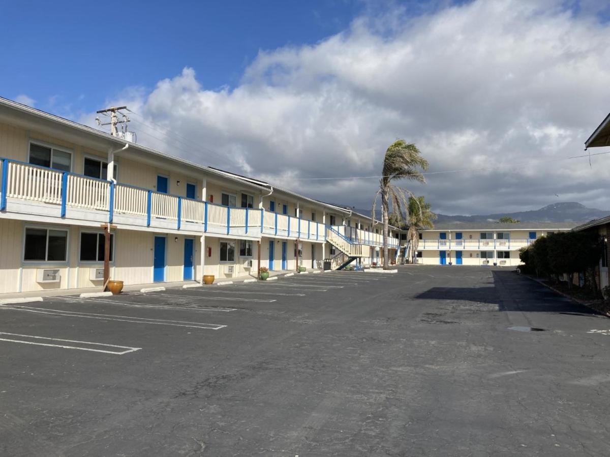 | Coast Riders Inn