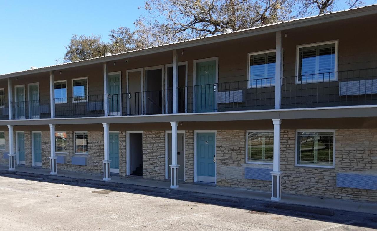 | Horseshoe Riverside Lodge