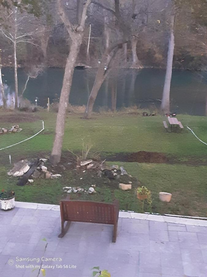 | Horseshoe Riverside Lodge