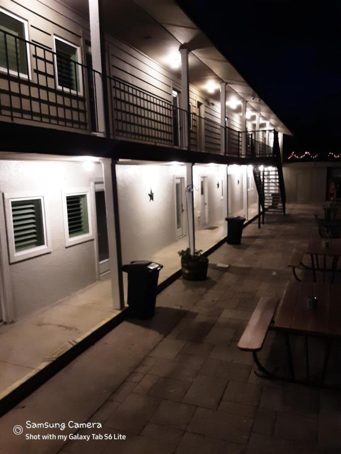 | Horseshoe Riverside Lodge