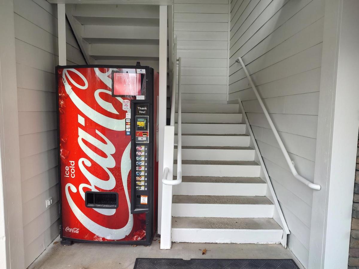 | Hilltop Inn & Suites - North Stonington
