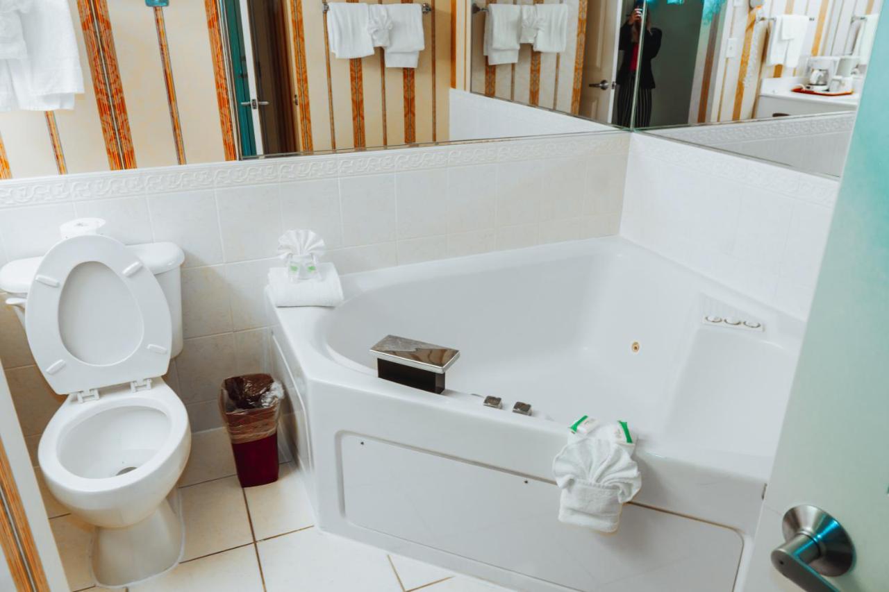| Hilltop Inn & Suites - North Stonington