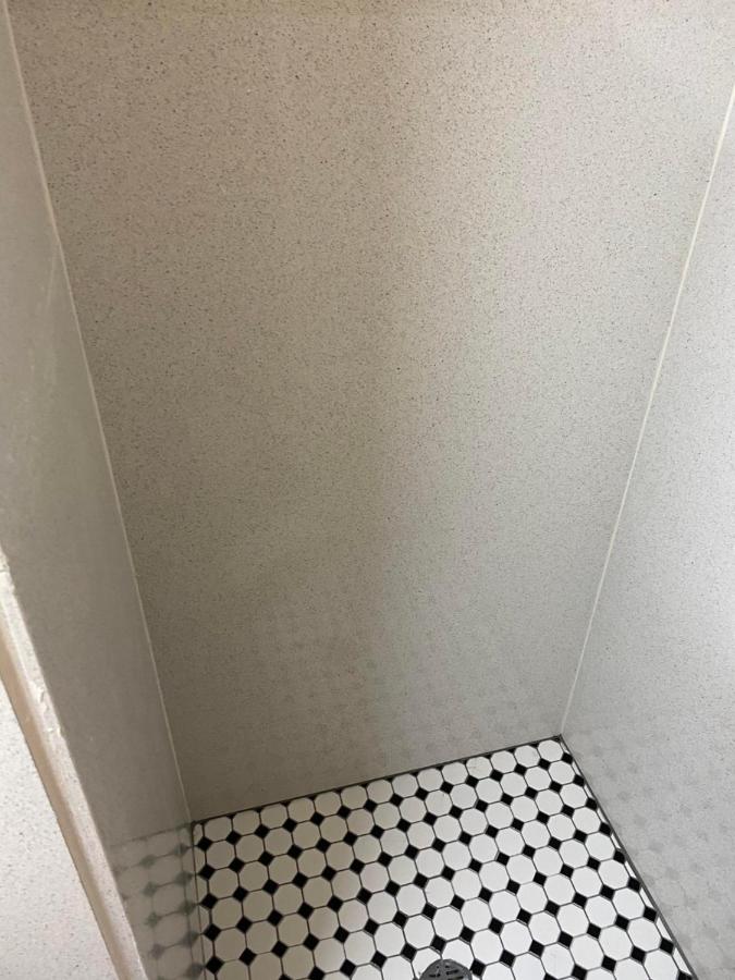 | Budget Inn