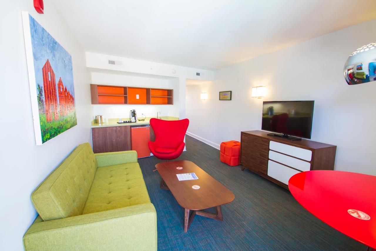 | Mother Earth Motor Lodge