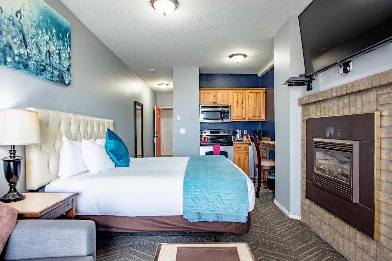 King Suite with Ocean View at Inn at the Prom Oceanfront Seaside