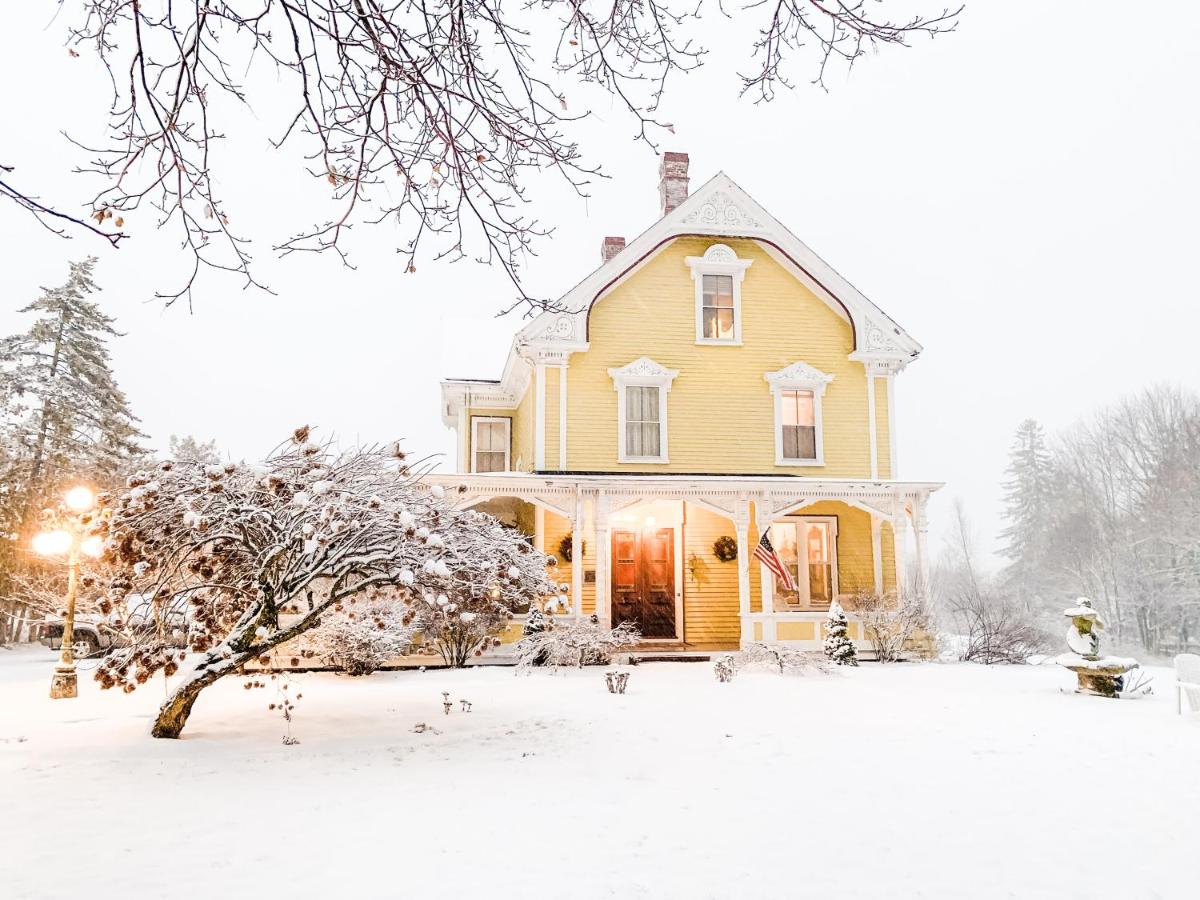 | Captain Nickels Inn