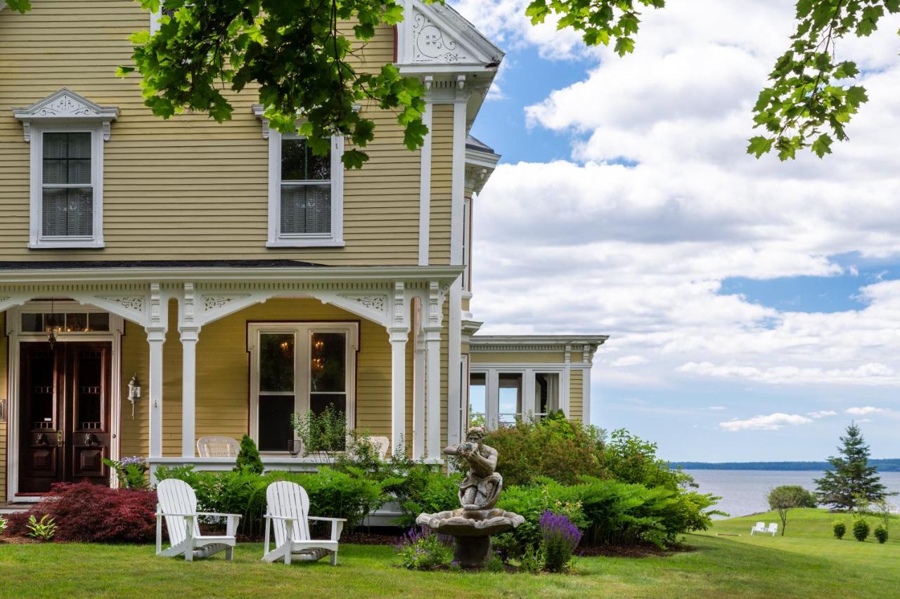 | Captain Nickels Inn