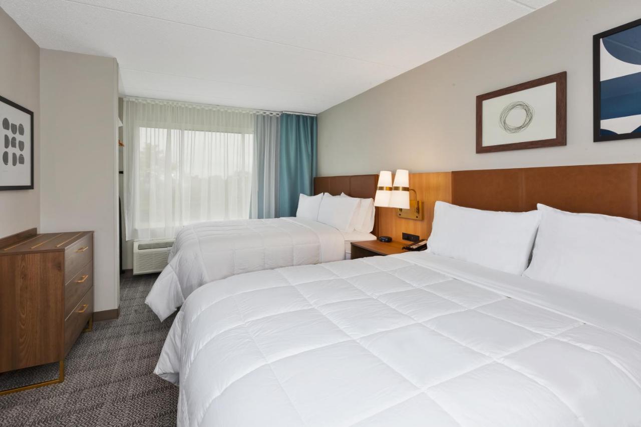 Standard Room at Staybridge Suites Pittsburgh Airport by IHG