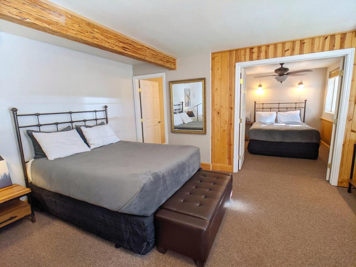 | Carriage House Inn