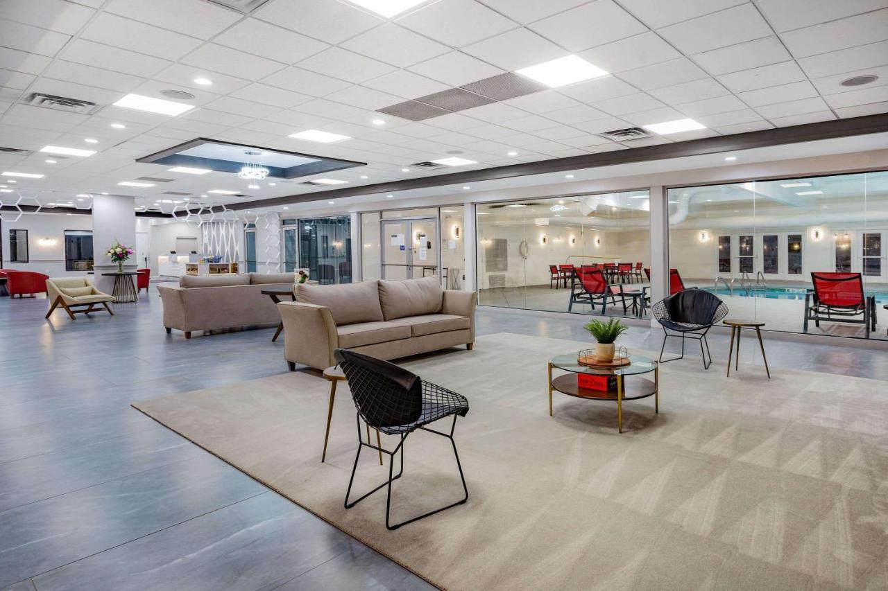 | Ramada by Wyndham Windsor Locks