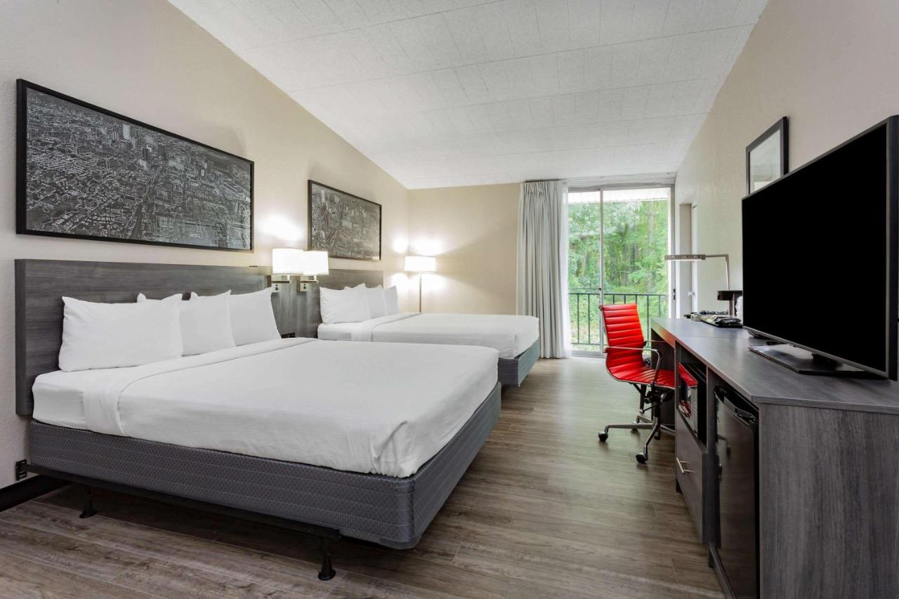 | Ramada by Wyndham Windsor Locks