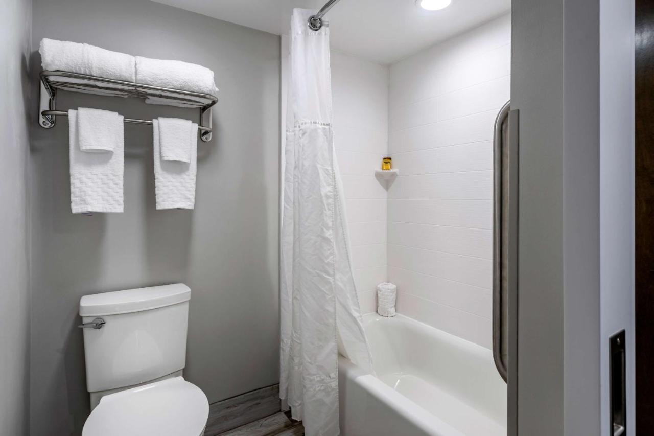 King Suite with Sofa Bed and Balcony at Best Western Plus Apple Valley Lodge Pigeon Forge