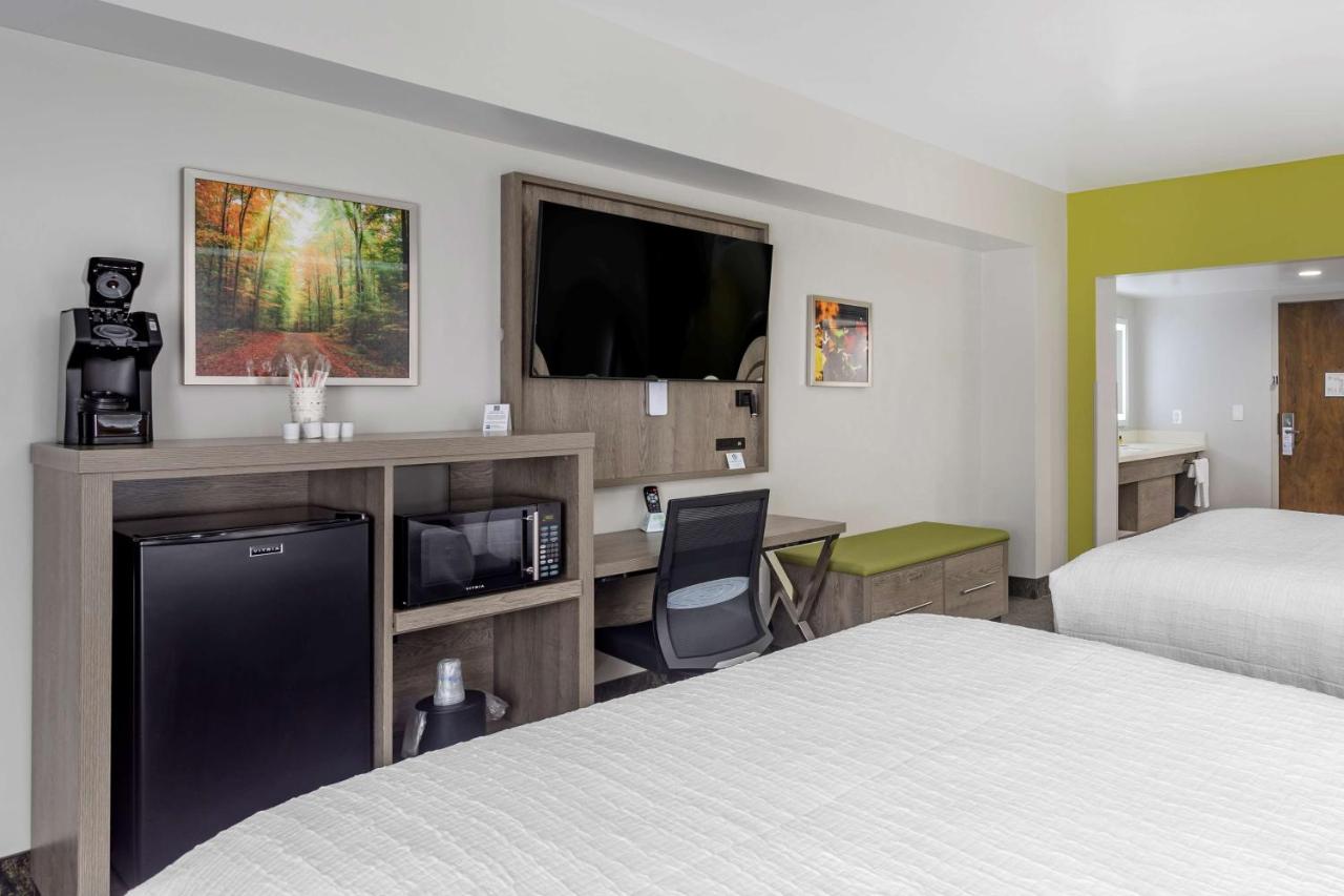 Queen Room with Two Queen Beds at Best Western Plus Apple Valley Lodge Pigeon Forge
