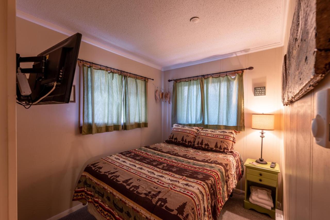 | Sunsets at Summit 108b, free WI-FI, parking and AC