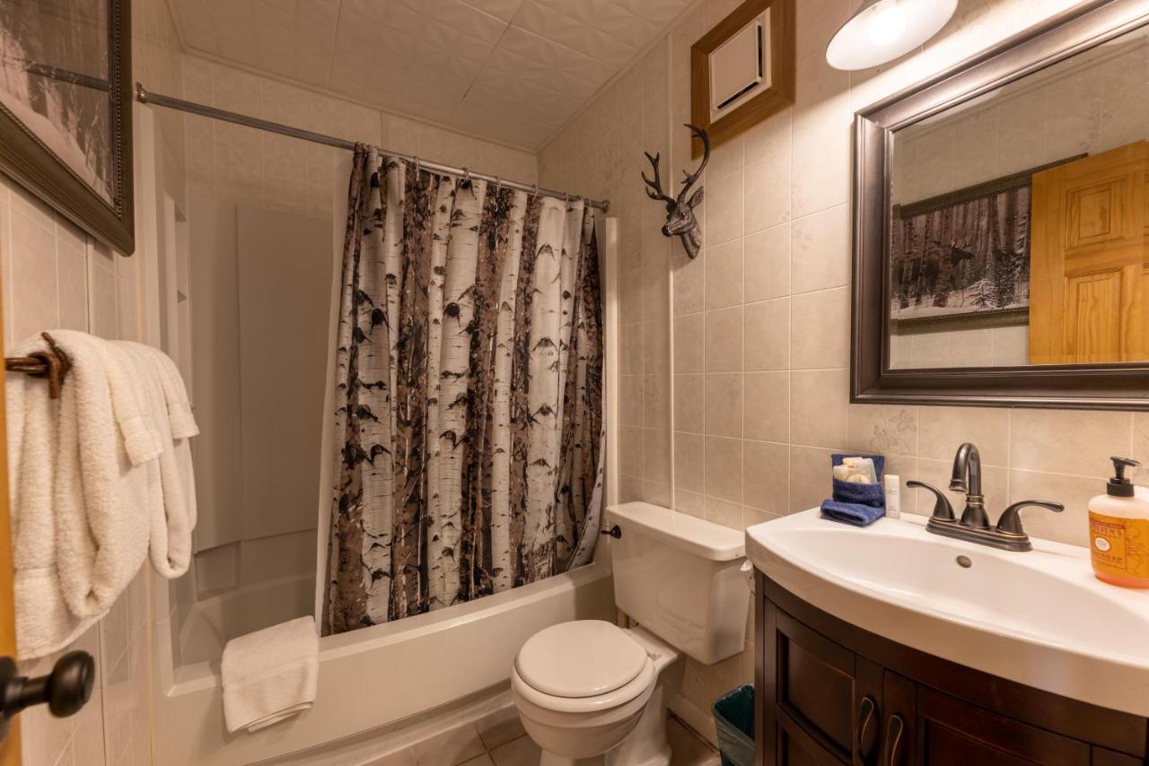 | Sunsets at Summit 108b, free WI-FI, parking and AC