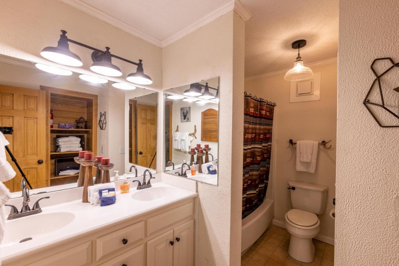 | Sunsets at Summit 108b, free WI-FI, parking and AC