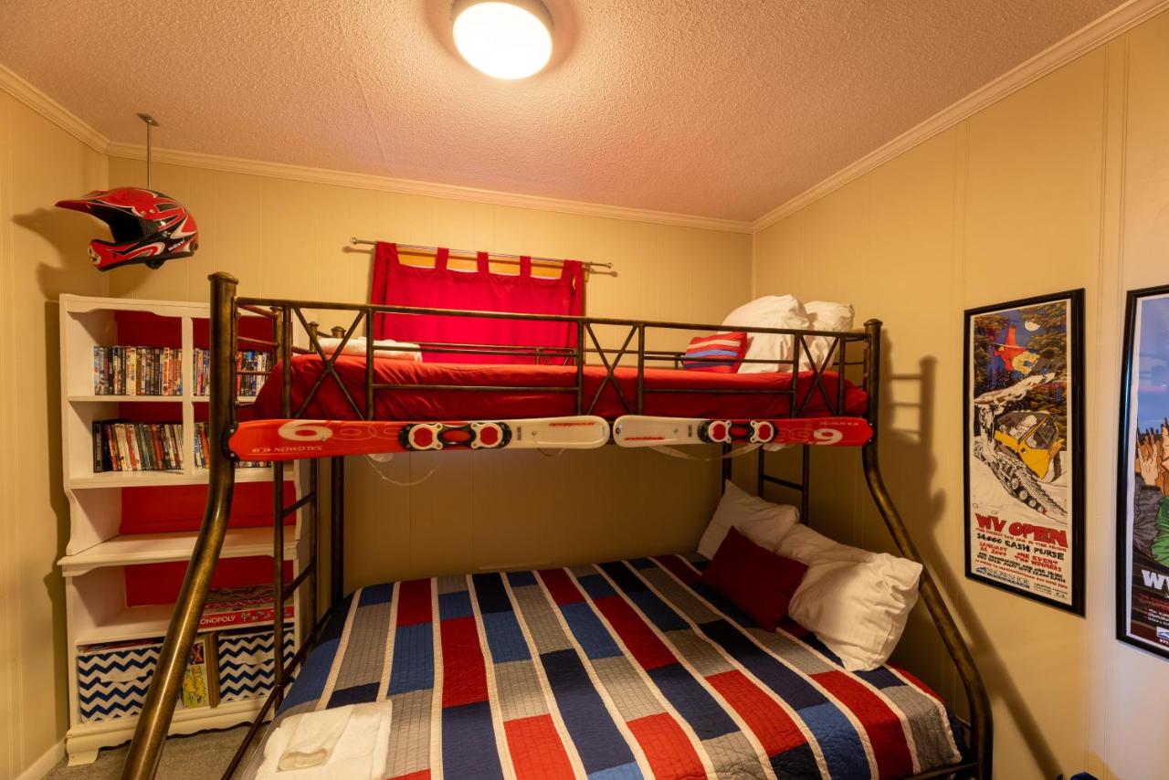 | Sunsets at Summit 108b, free WI-FI, parking and AC