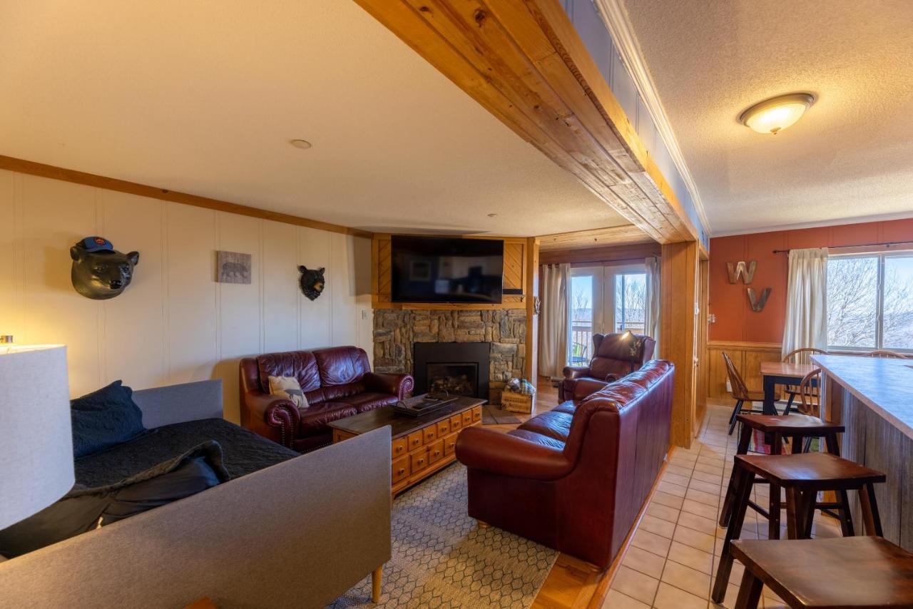 | Sunsets at Summit 108b, free WI-FI, parking and AC