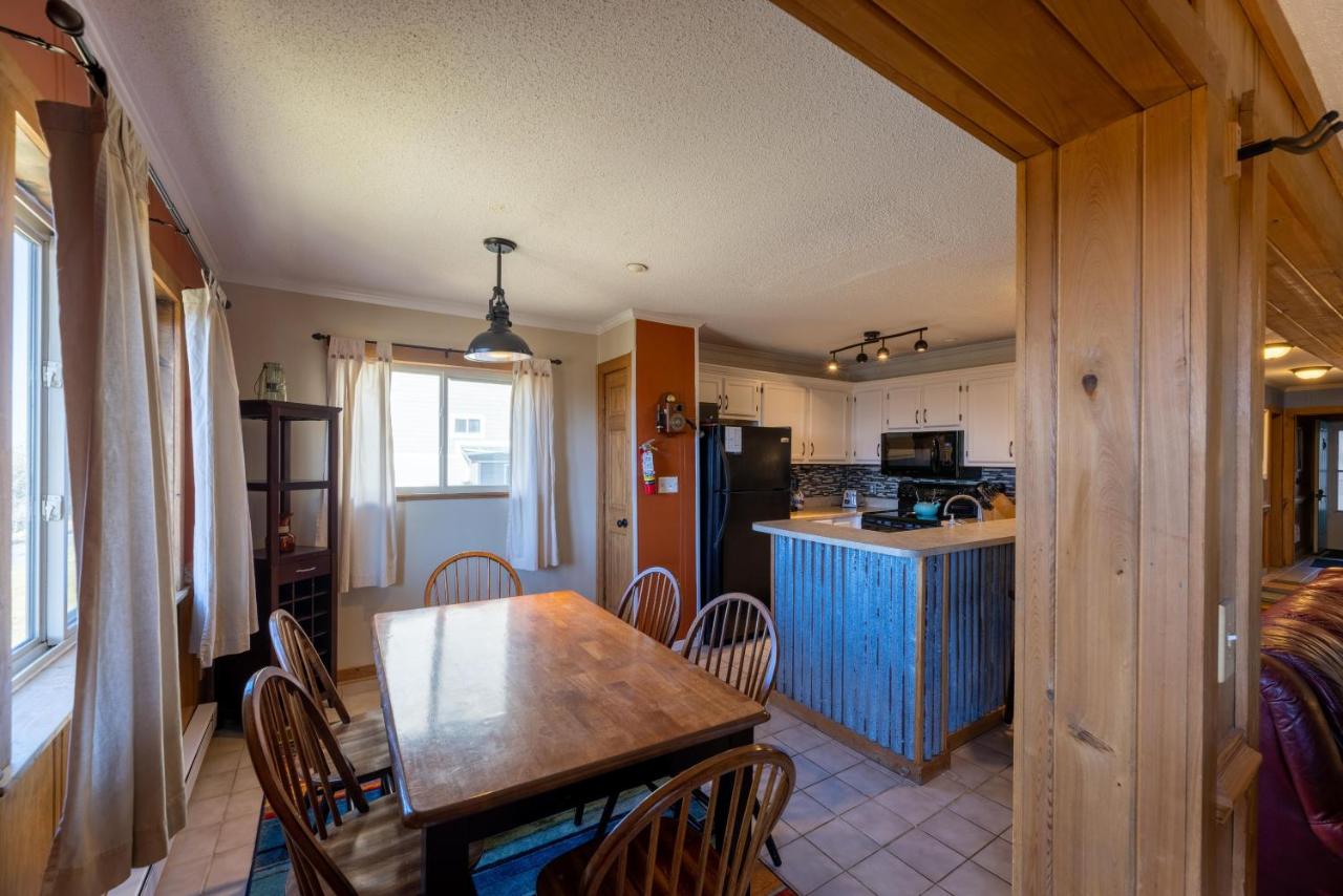 | Sunsets at Summit 108b, free WI-FI, parking and AC