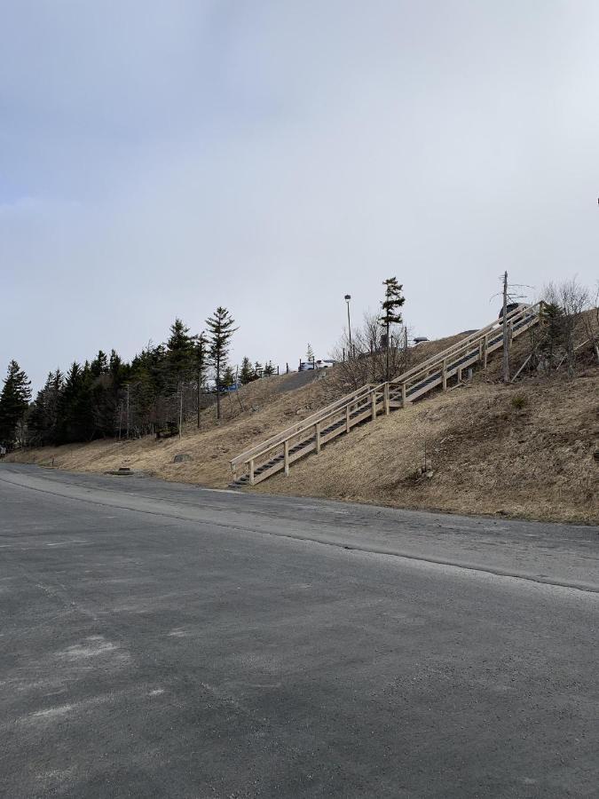 | Sunsets at Summit 108b, free WI-FI, parking and AC