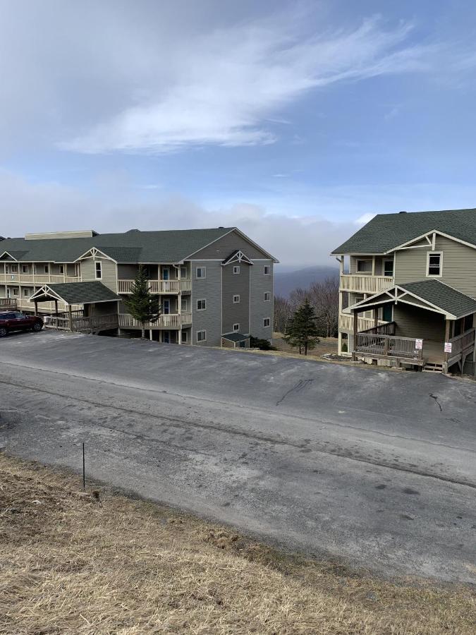 | Sunsets at Summit 108b, free WI-FI, parking and AC