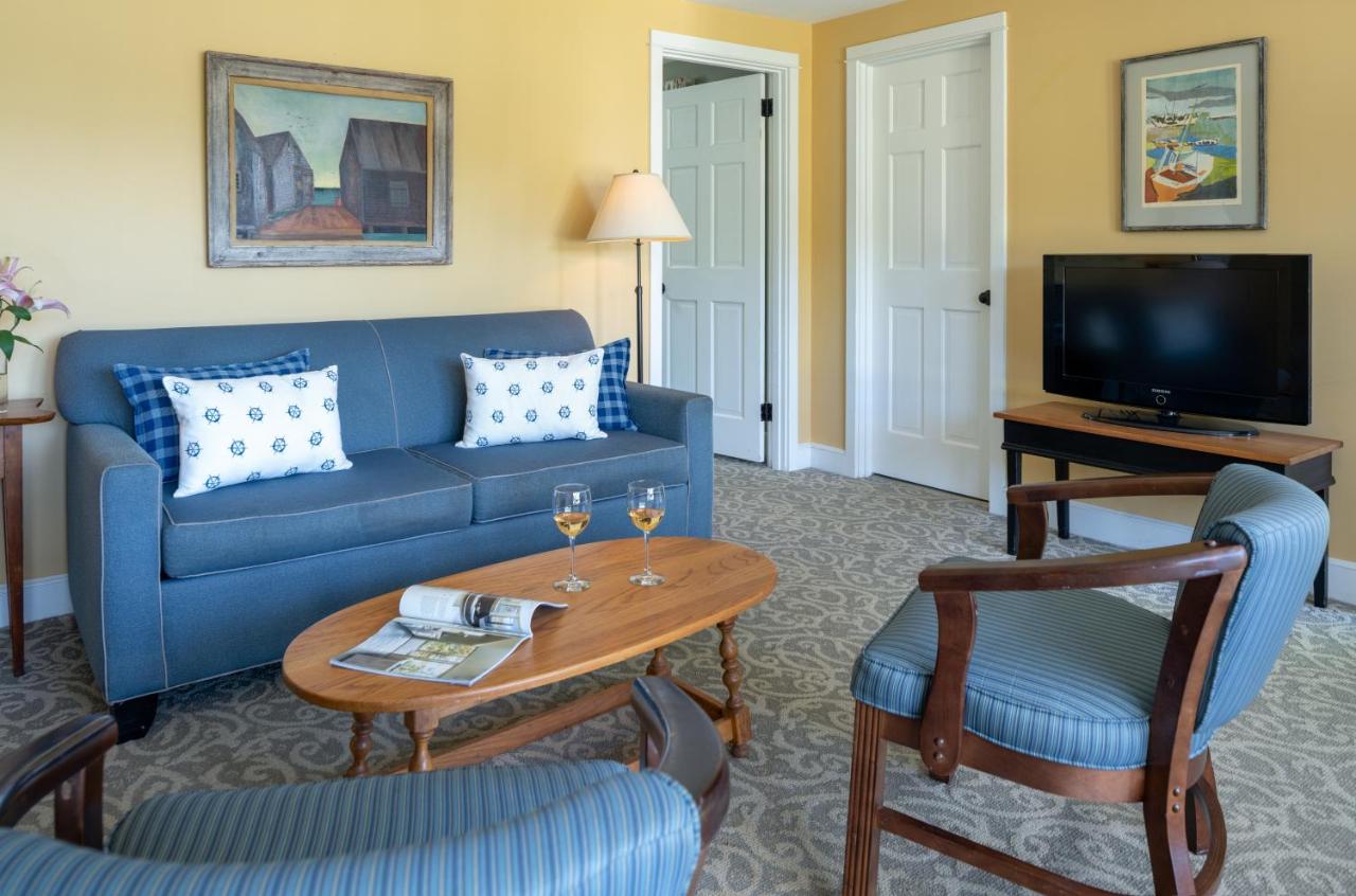 | Dockside Guest Quarters