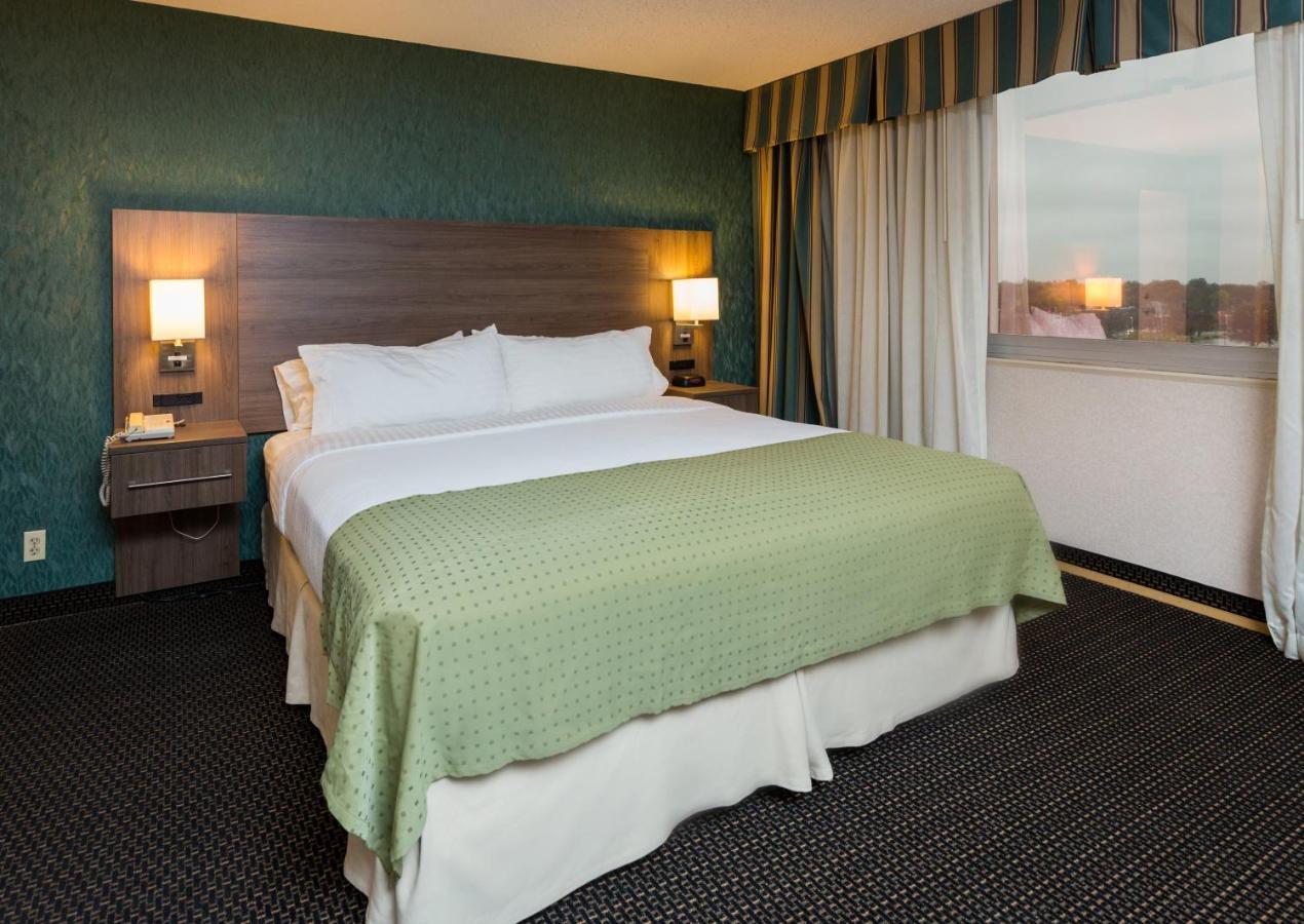 | Holiday Inn Des Moines-Downtown-Mercy Campus, an IHG Hotel