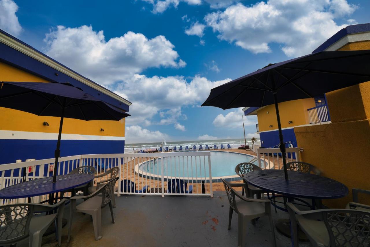 | Sandals Inn