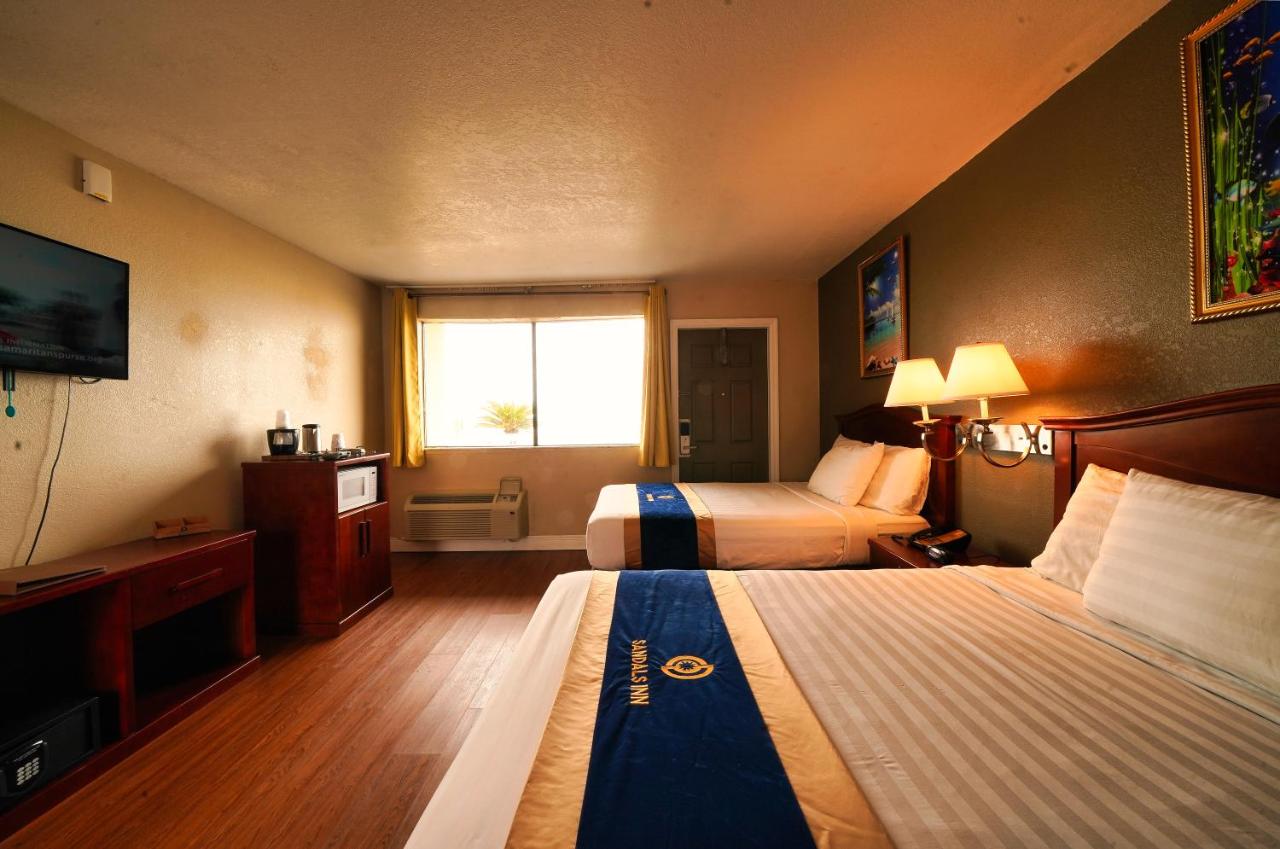 | Sandals Inn