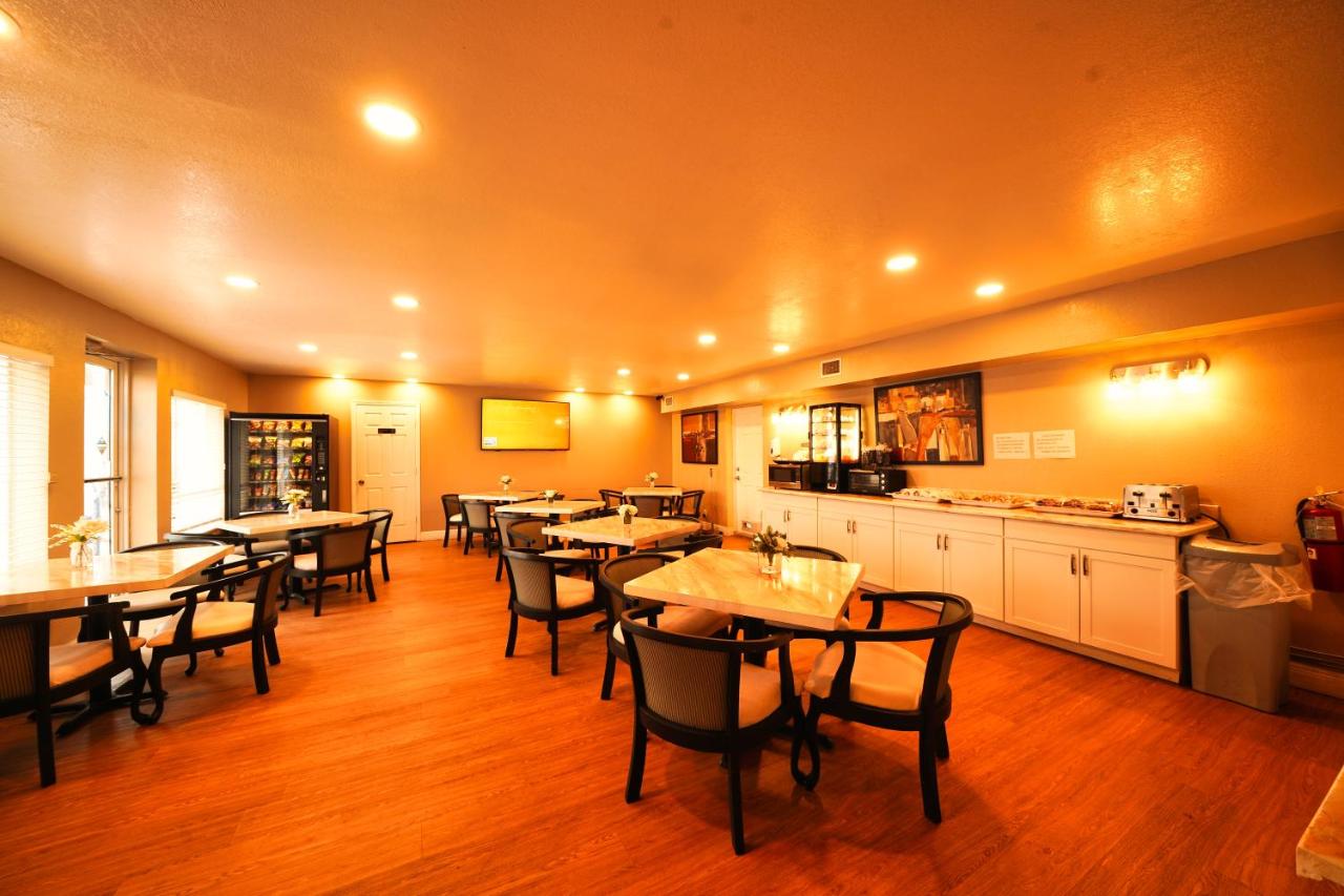 | Sandals Inn