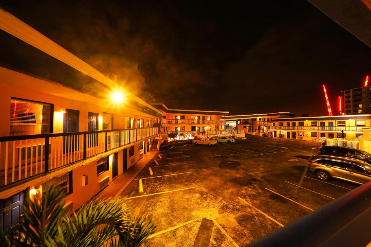 | Sandals Inn