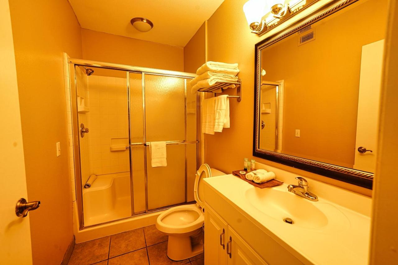 | Sandals Inn