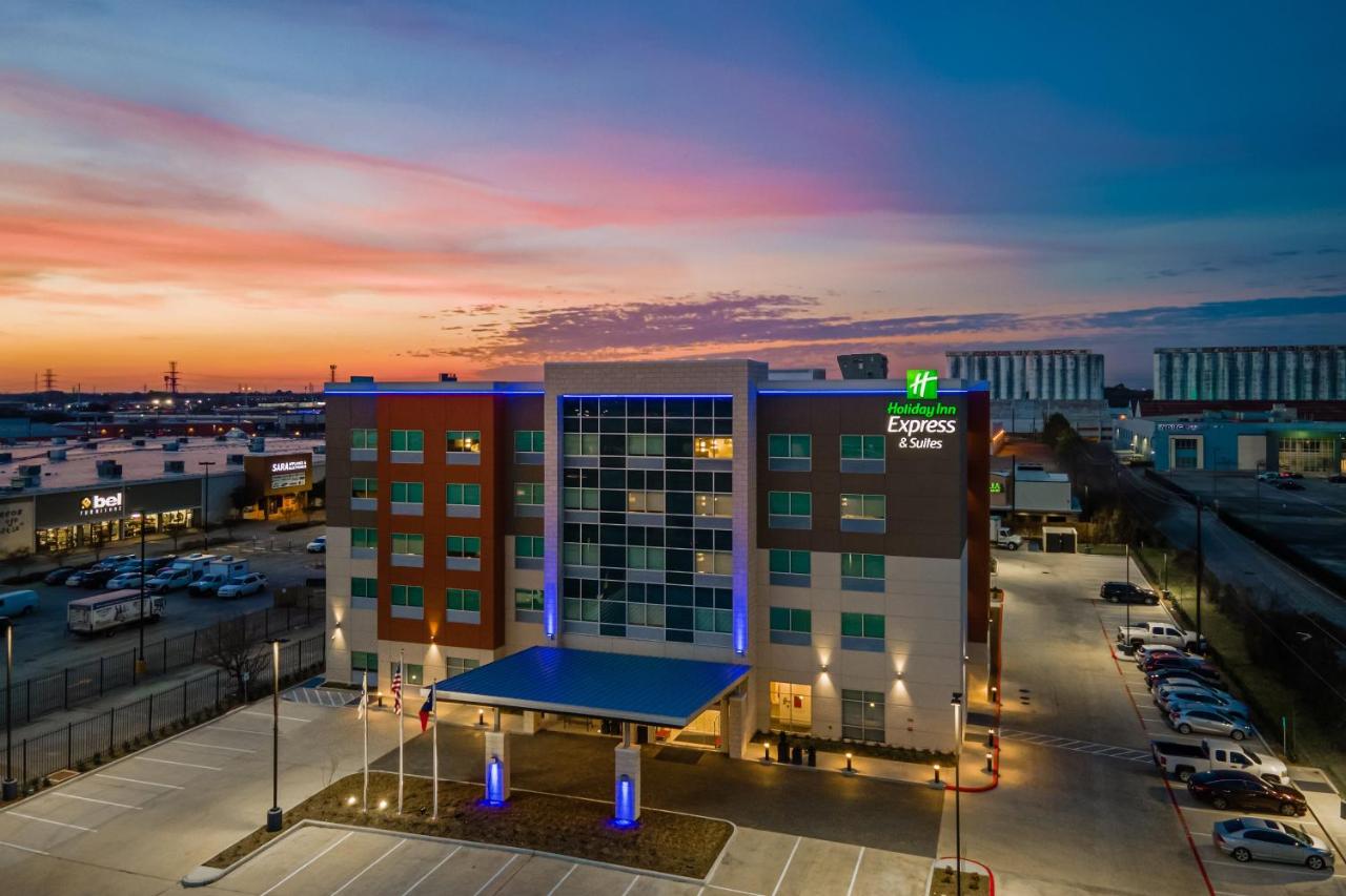 | Holiday Inn Express & Suites Memorial – CityCentre, an IHG Hotel