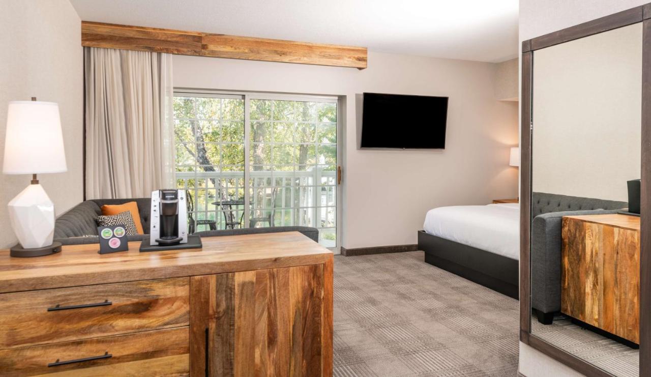 | Cherry Valley Hotel