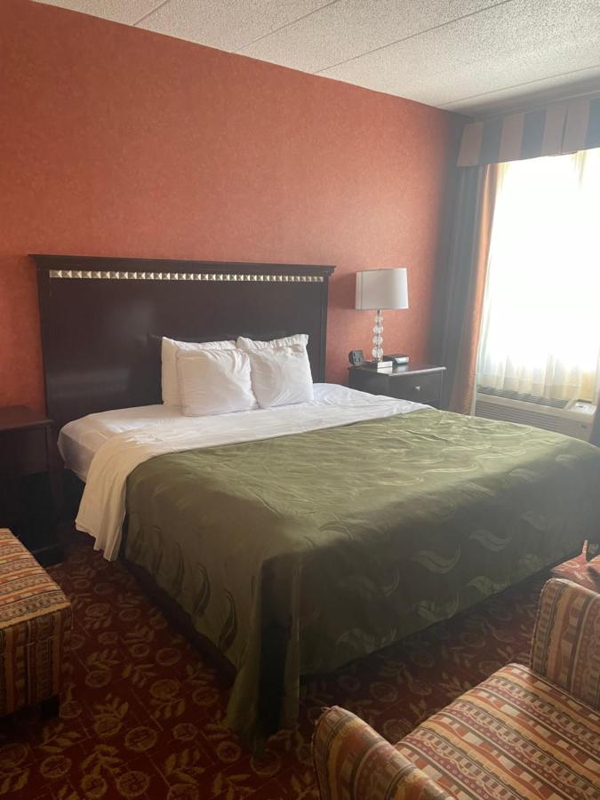King Room - Accessible/Non-Smoking at Quality Inn Vineland