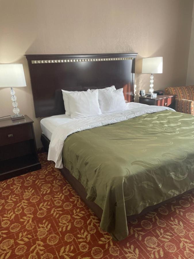 King Room - Accessible/Non-Smoking at Quality Inn Vineland