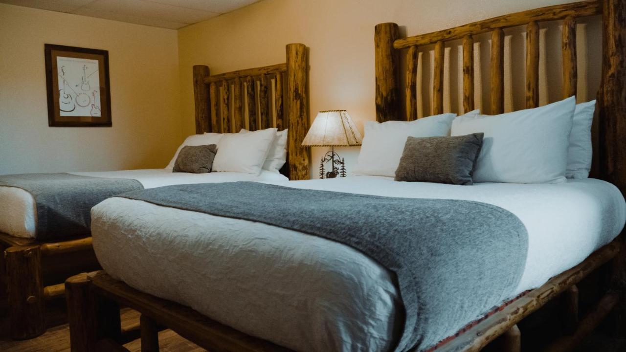 | Ouray Riverside Resort - Inn & Cabins