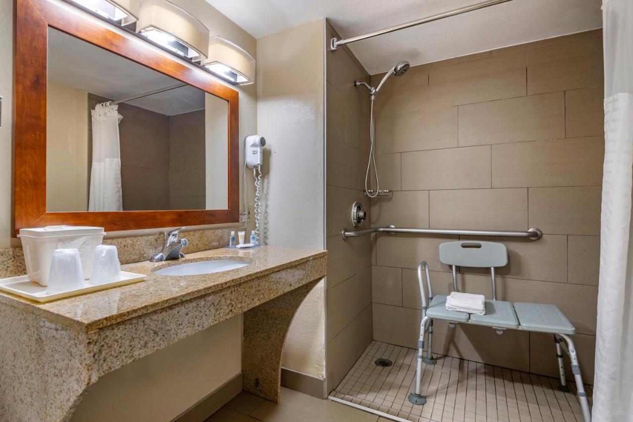 King Room - Accessible/Non-Smoking at Comfort Inn Matthews - Charlotte