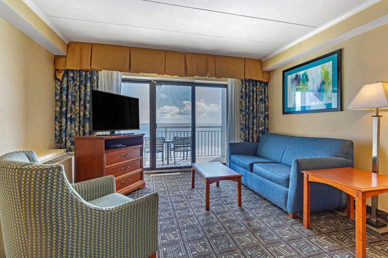 Efficiency, Oceanfront, 1 King Bed & Sofa Bed, Interior Entrance, Non Smoking at Quality Inn Boardwalk