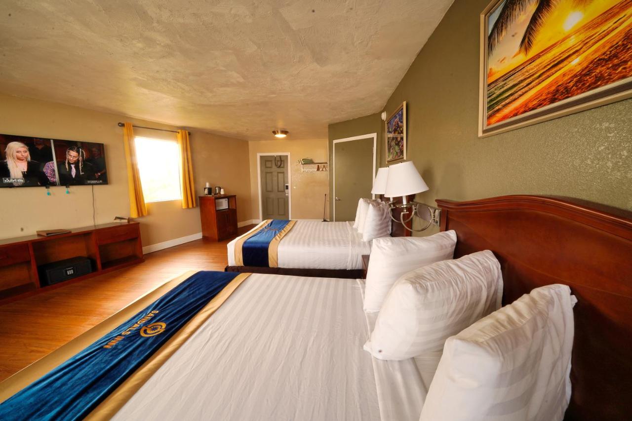| Sandals Inn
