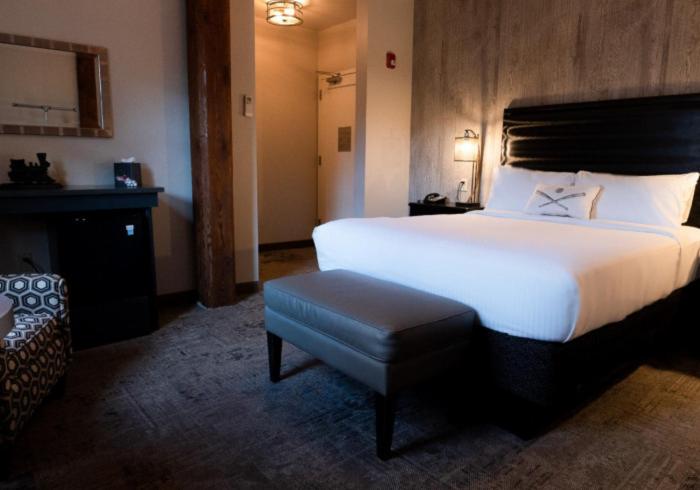 Deluxe Queen Room at The Railroad Inn
