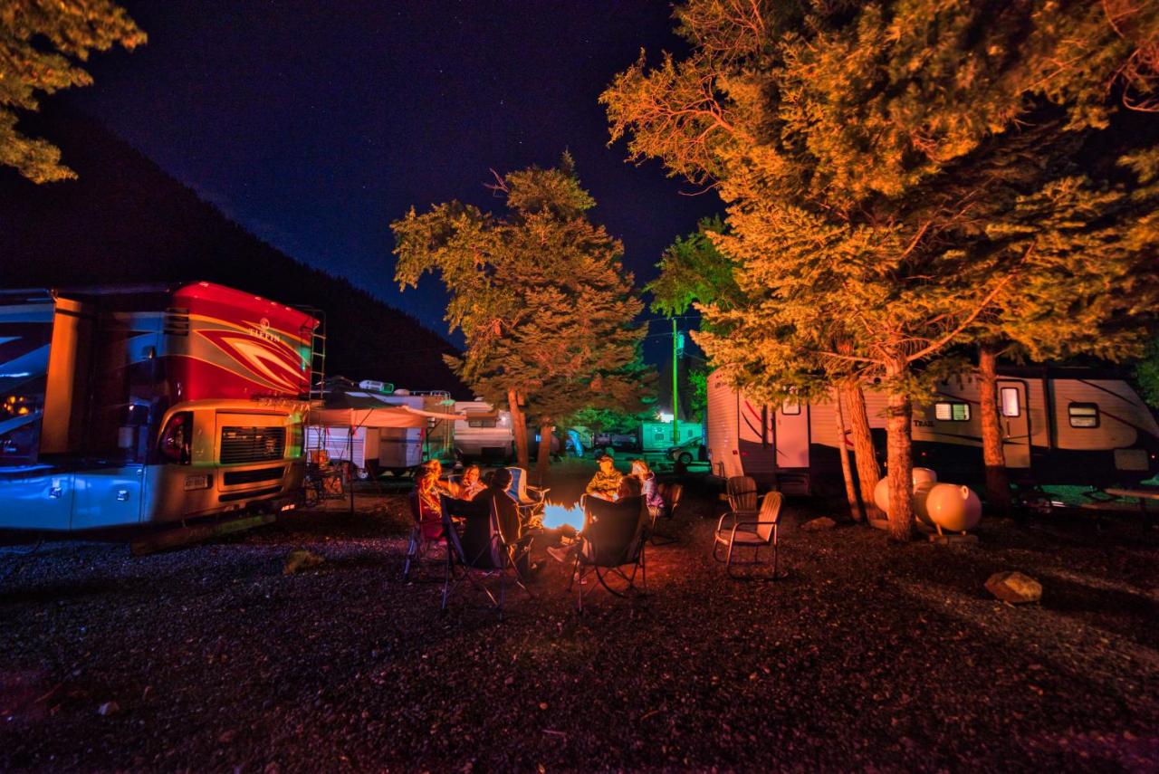 | Ouray Riverside Resort - Inn & Cabins