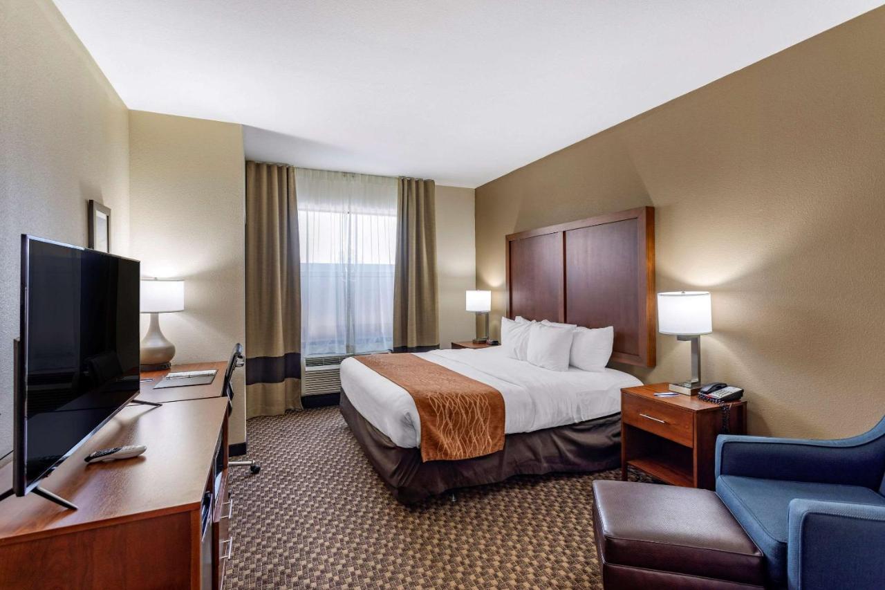 | Comfort Inn & Suites Atoka-Millington